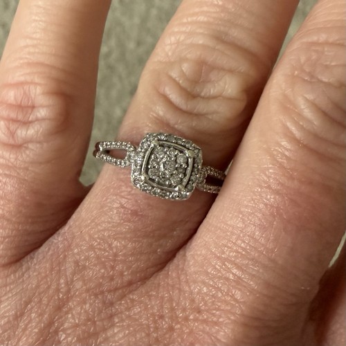 Fhinds 9ct white gold - 9ct,