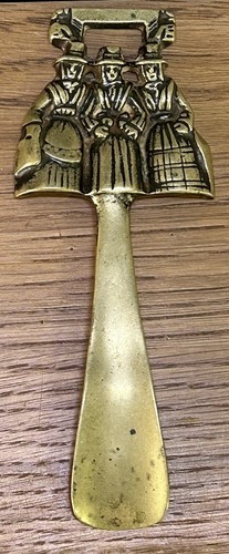 Vintage three ladies - three, brass