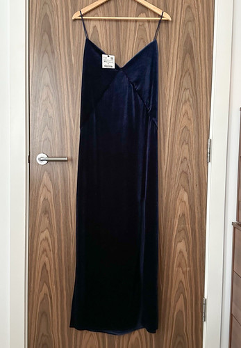 Zara navy blue velvet neck - zara,