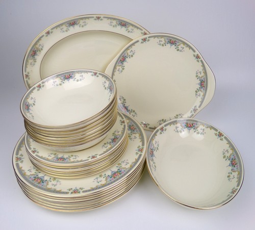 Royal doulton dinner service - royal,