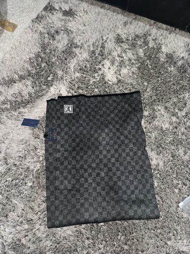 Balck and grey scraf - and,