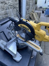DEWALT DWS773-GB 240 V 216mm