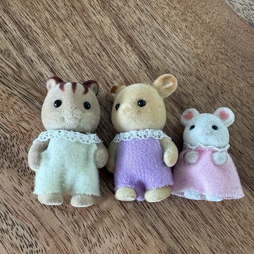 Sylvanian families figures - families,