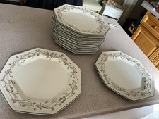 Eternal Beau Dinner Plates Set