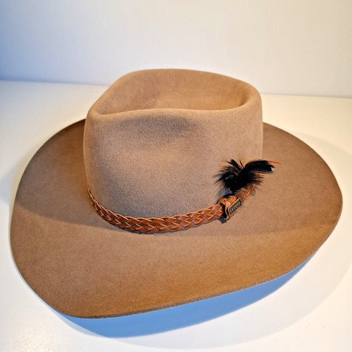 Akubra snowy river - river, size