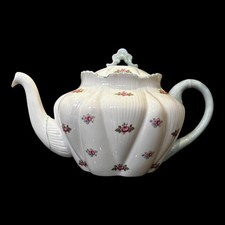 Shelley Rosebud Teapot – Dainty Shape – Fine Bone China England – c.1955–1966