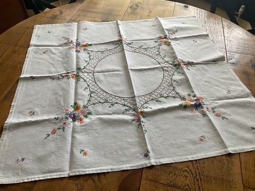Vintage daisy hand embroidered - vintage,
