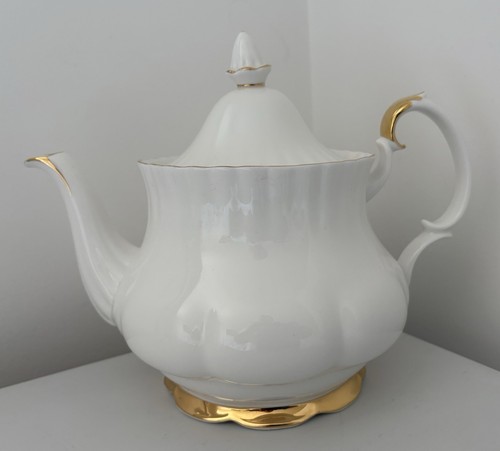 Royal albert val teapot - val, d’or