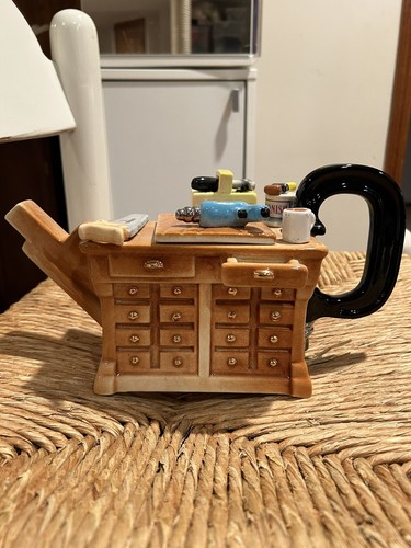 Vintage tea pot south - vintage,