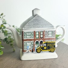 Ringtons 1950's Collector's Edition 7" Tea Pot with Lid 1993 by Wade Ceramics