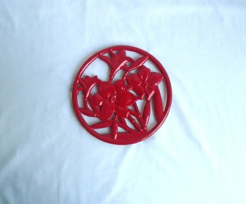 Cast iron trivet 21cm diameter - trivet,