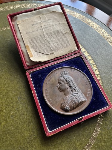 Queen victoria large bronze - victoria,
