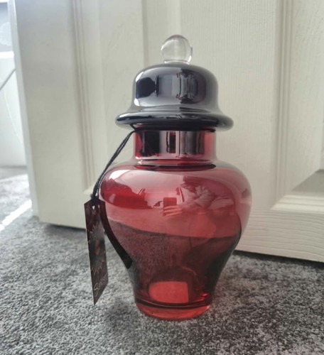 Red and black - and, pot
