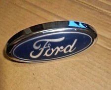 FORD FOCUS FRONT GRILL BADGE