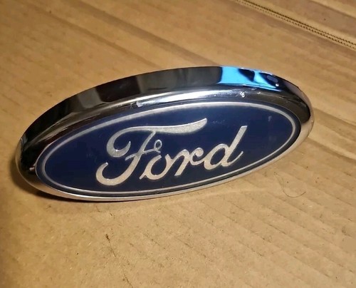 Ford focus front grill badge - focus,