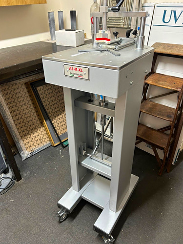 Under pinner automation - pinner.,