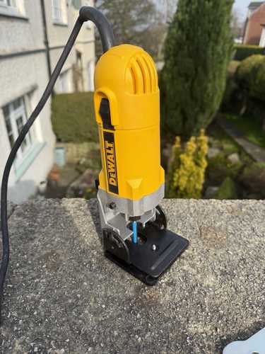 Dewalt compact palm router - compact,