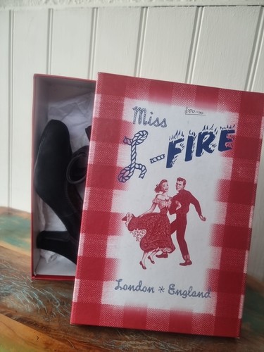 Miss fire ladie - l-fire, heel