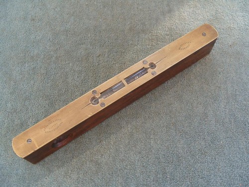 Mahogany spirit level - spirit, j