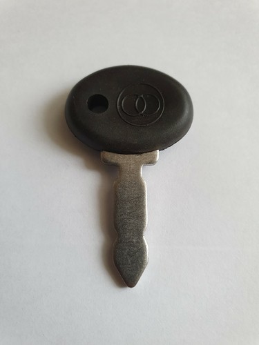 Case tractor ignition key - case/ih,