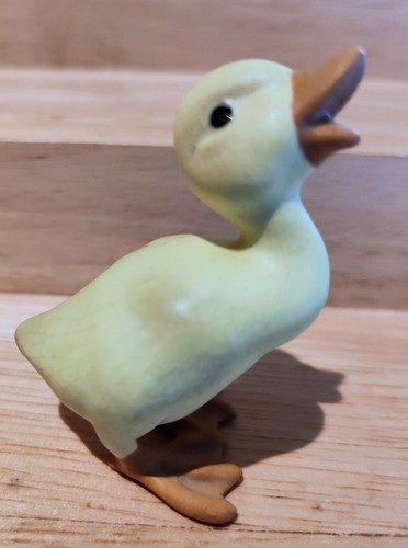 Hagen renaker figurine - hagen,