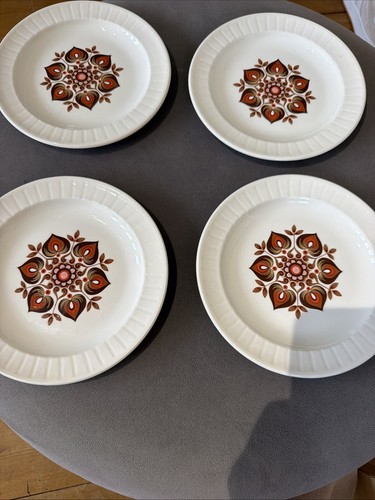 Aynsley small plates - h., retro