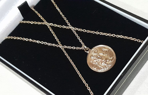 Beautiful 9ct yellow gold - beautiful,