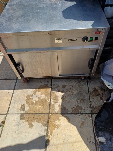 Moffat hot cupboard and bain - cupboard,