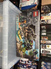 LEGO Jurassic World: T. Rex vs