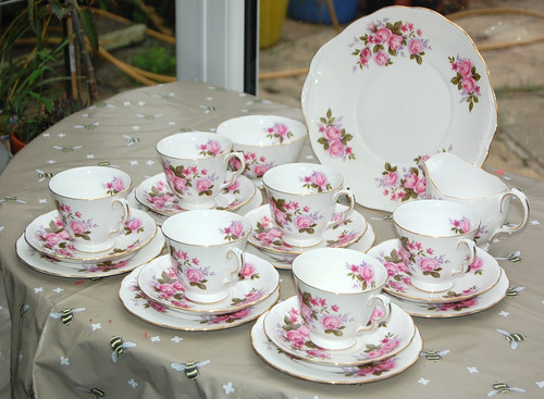 Vintage royal osborne piece - royal,