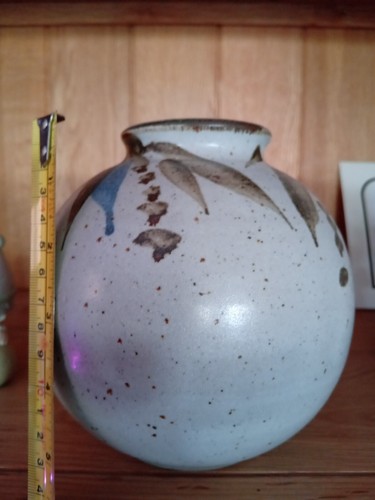 Lovely conwy pottery round - conwy,