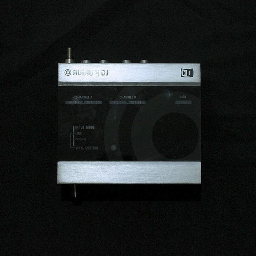 Native instruments audio 4 - instruments,
