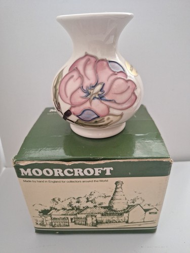 Moorcroft magnolia vase - magnolia,