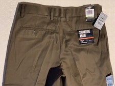 Dockers D2 Original Signature Straight Fit Men Chino Trousers Khaki