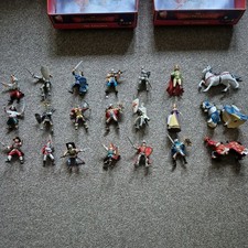 21 PAPO figures Medieval Knights,  Horses and pirates. All in good condition