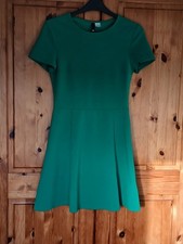 H&M Size 10 Green Short Sleeve Dress