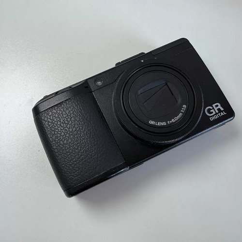 Ricoh digital iii - gr,