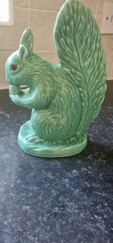 Sylvac green squirrel pottery - green,