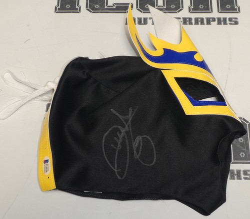 Juventud guerrera signed - guerrera,