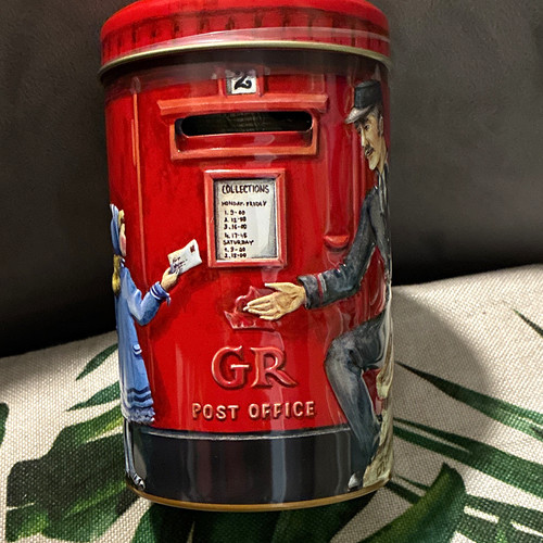 Churchill post box - post,
