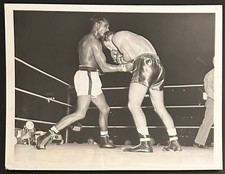 1955 Photo Type 1-Sugar Ray Robinson Scores 10 RD Decision vs Rocky Castellani