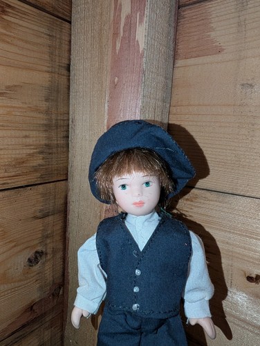 Small haunted doll lauren - small,