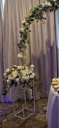 Ivory flowers pillar - 4x,
