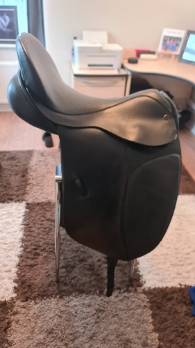 Black country dressage saddle - dressage,