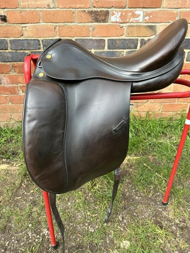 Prestige brown dressage - 17”,