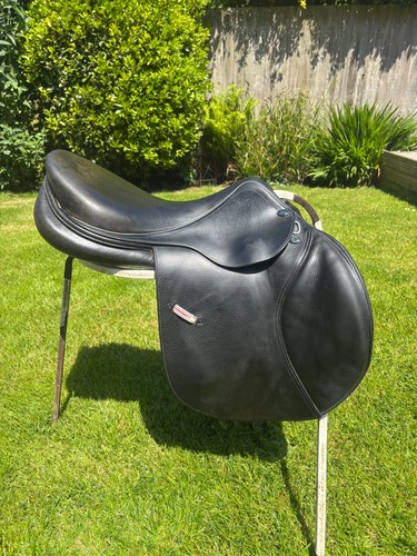Black whitaker jump saddle
