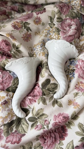 Pair vintage white - vintage,