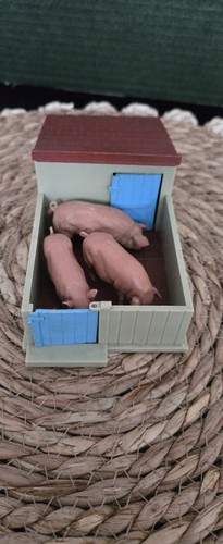 Britains farm vintage - pig, sty