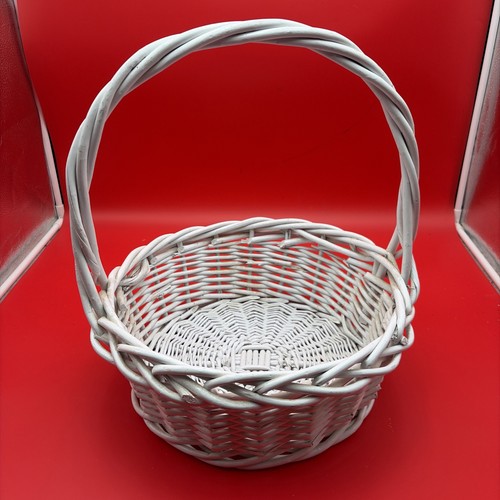 Vintage large white wicker - large,