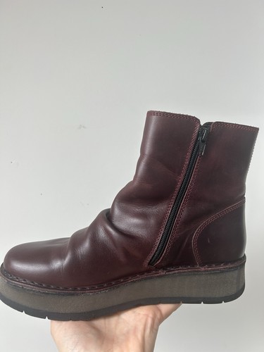 Fly boots size burgundy zip - 6,